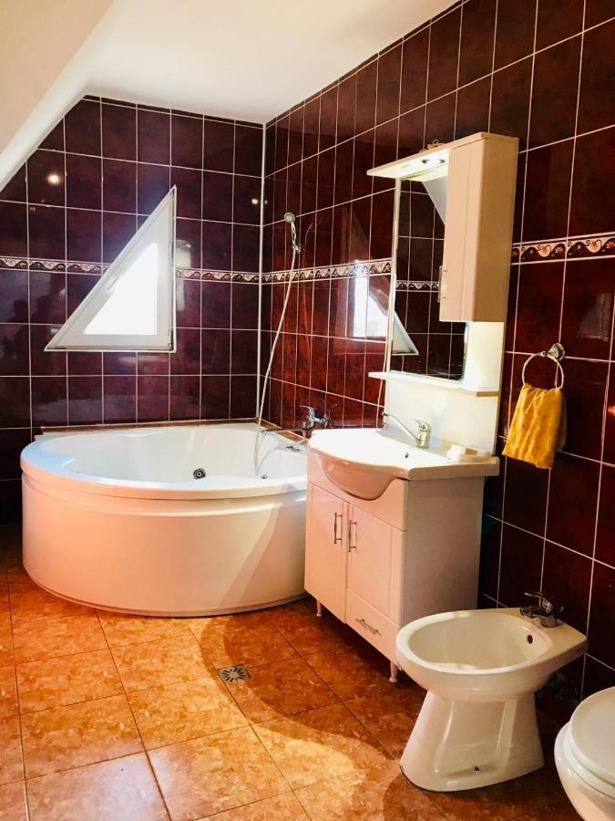 Vila Ekooos Braşov Buitenkant foto